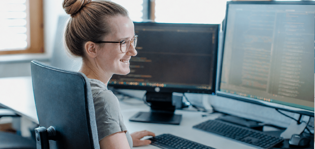 Entwicklerteam von Digital Experts bei der individuellen Softwareentwicklung für Unternehmen in Bayern